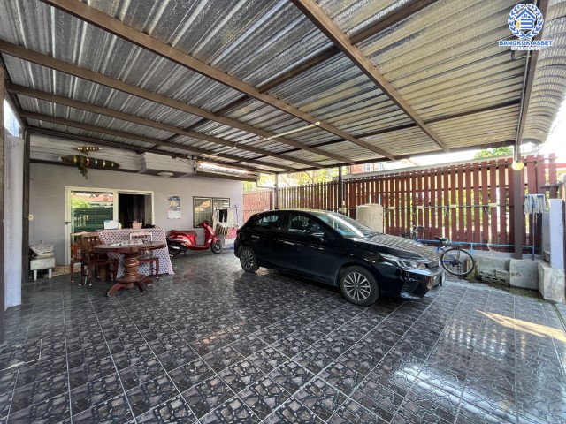 *****ทาวน์เฮ้าส์มือสองย่านนนทบุรี ม.บัวทอง1 บางใหญ่-เซ็นทรัลเวสเกต หลังมุม! เนื้อที่ 35 ตร.ว. ฟังก์ชัน 2 ห้องนอน 2 ห้องน้ำ 2 ที่จอดรถ แถมฟรี! 2 เครื่องปรับอากาศ, 1 เครื่องทำน้ำอุ่น บนทำเลเยี่ยม เชื่อมต่อถ.กาญจนาภิเษก, ถ.รัตนาธิเบศร์ ใกล้รถไฟฟ้าสายสีม่วง "สถานีคลองบางไผ่" และทางด่วน